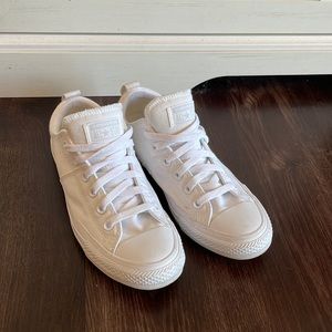 Women’s All-Star Converse all white